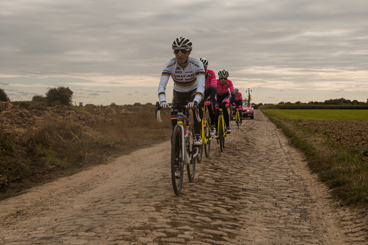 DATA | //clanky/2021/elisa_balsamo | Recon_Paris_Roubaix_Femmes_2021_Valcar_T-S_210930_90_.jpg